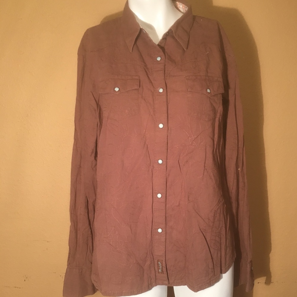 Wrangler Ladies Pearl Snap western shirt.